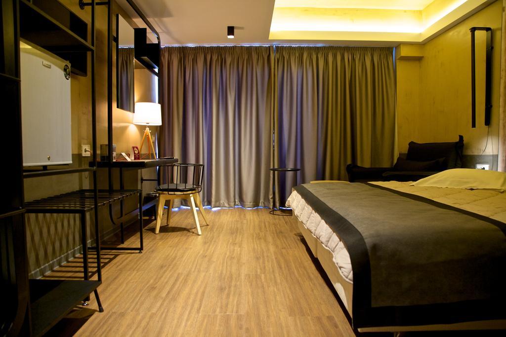 Adonis City Hotel Patras Værelse billede