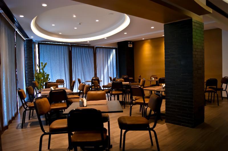 Adonis City Hotel Patras Eksteriør billede